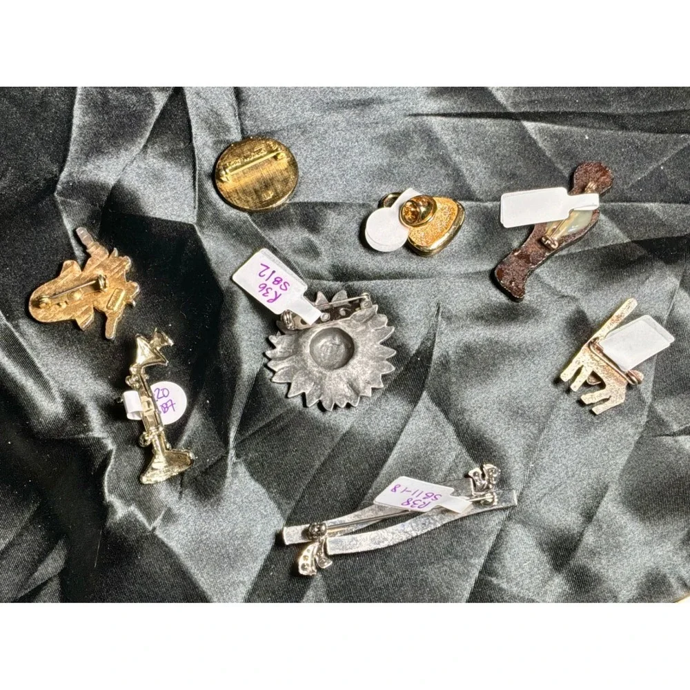 Vintage Estate Brooch Pin Lot of 8 Warner Bros Yosemite Sam Rhinestone Reseller